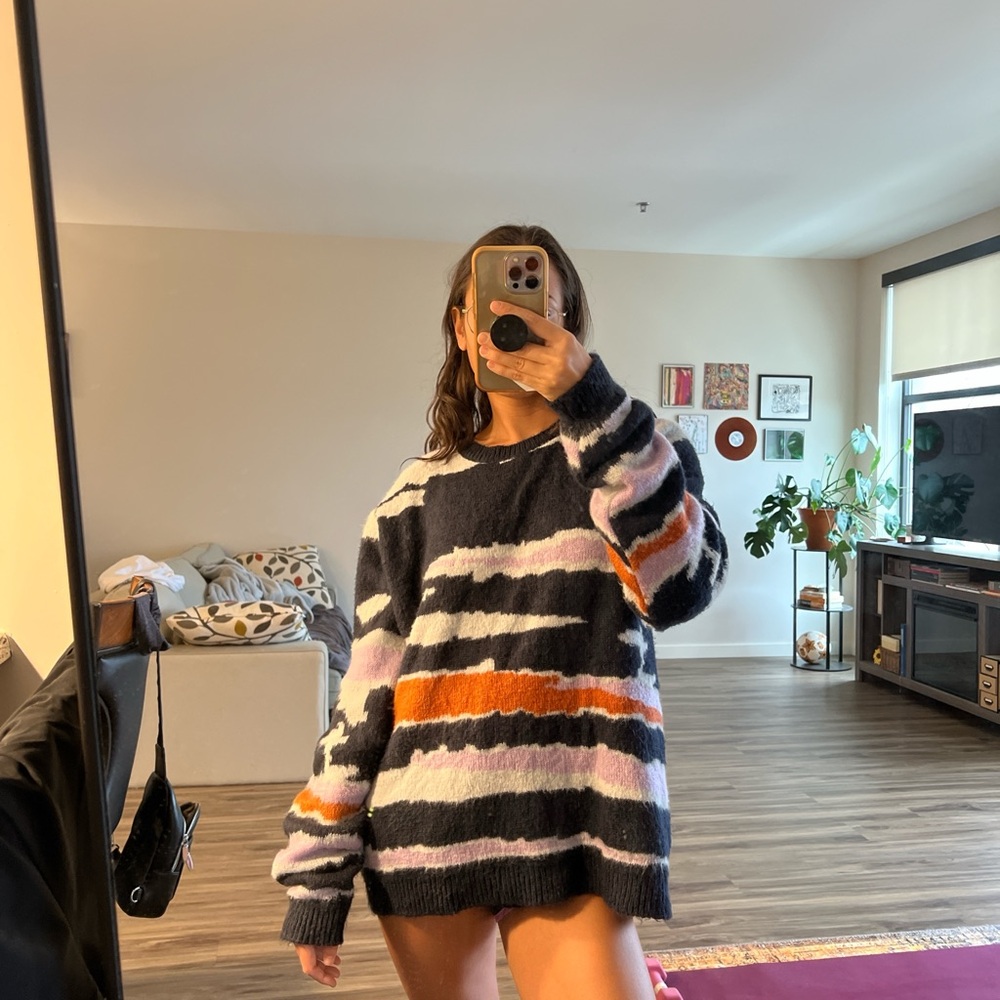 unique retro fuzzy crewneck sweater size xl